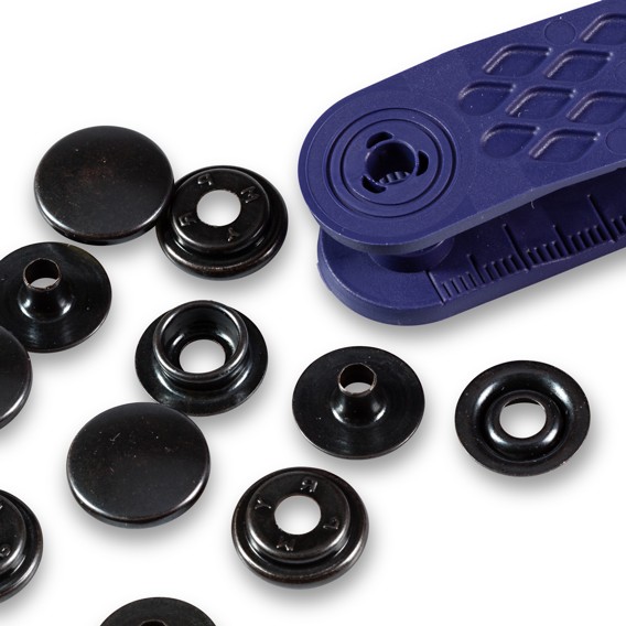 PRYM Knoflík stiskací "Sport & Camping" 15 mm - černěný