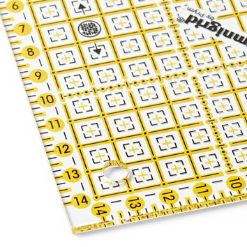 Pravítko PATCHWORK trojúhelník - 1/2 čtverce 39022