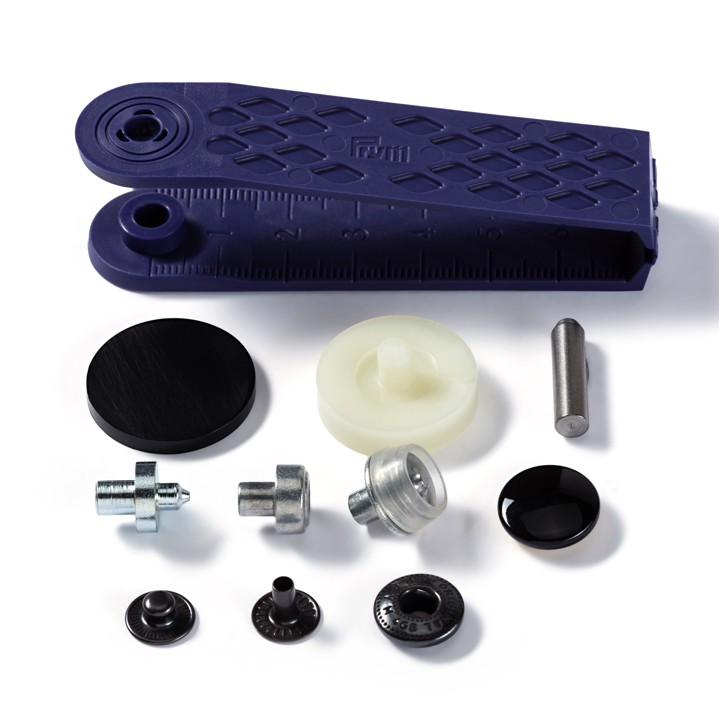 Knoflík stiskací ANORAK 15 mm - černý