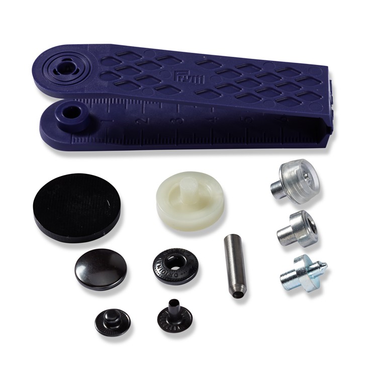 Knoflík stiskací ANORAK 15 mm - černý lak